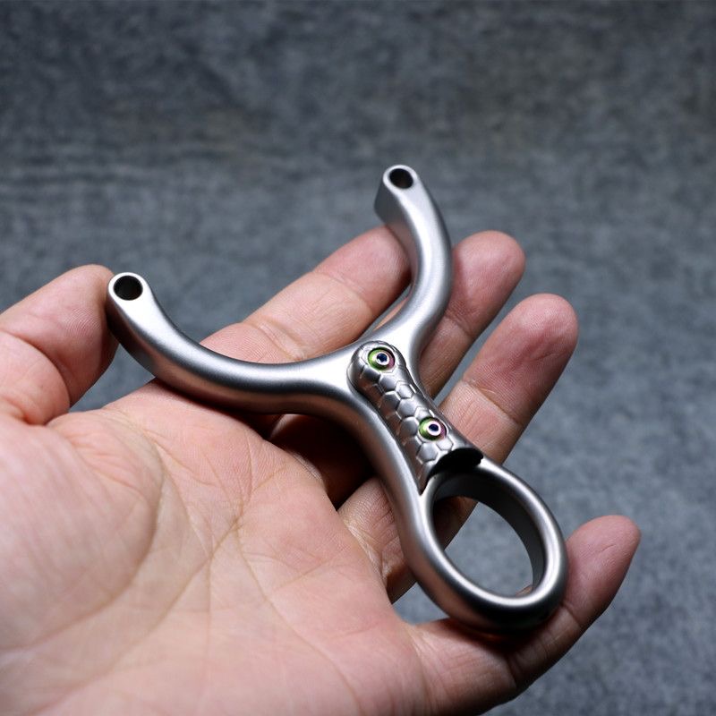 Monkey King Titanium Alloy Slingshot - Image 3
